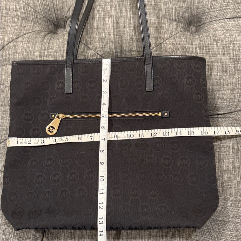 Michael Kors Bag Bennet Black Signature Logo Tote - Picture 17 of 17